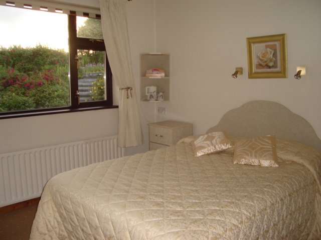 bedroom2.jpg